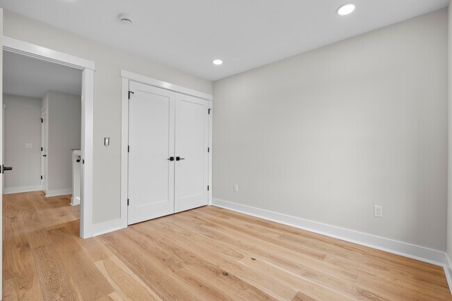 Building Photo - 9 June Dr