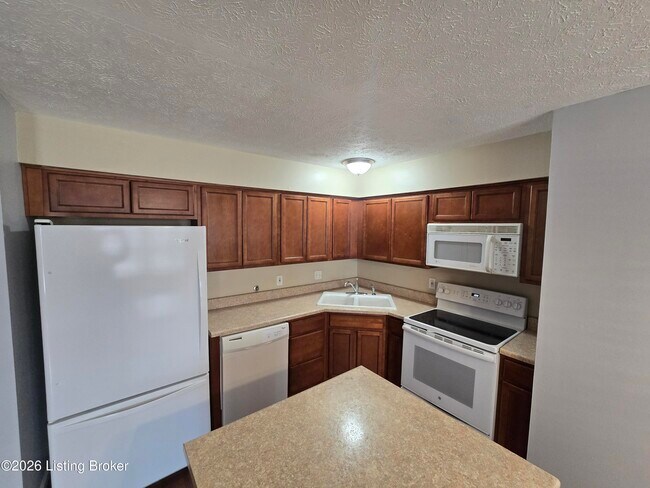 Building Photo - 2831 Goose Creek Rd