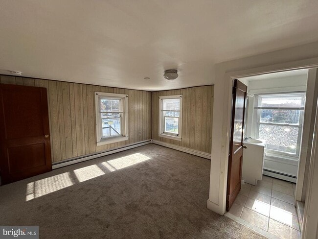 Building Photo - 303 W 6th Ave