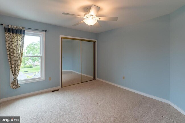Building Photo - 56 W Windrose Dr