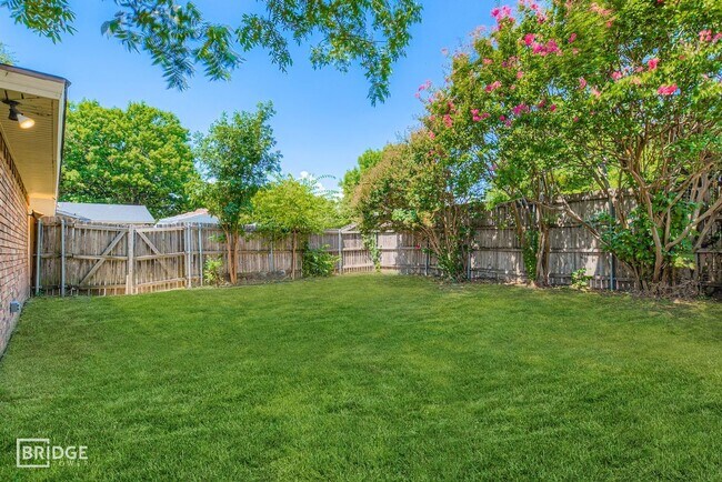 Building Photo - 9117 Fairmont Cir