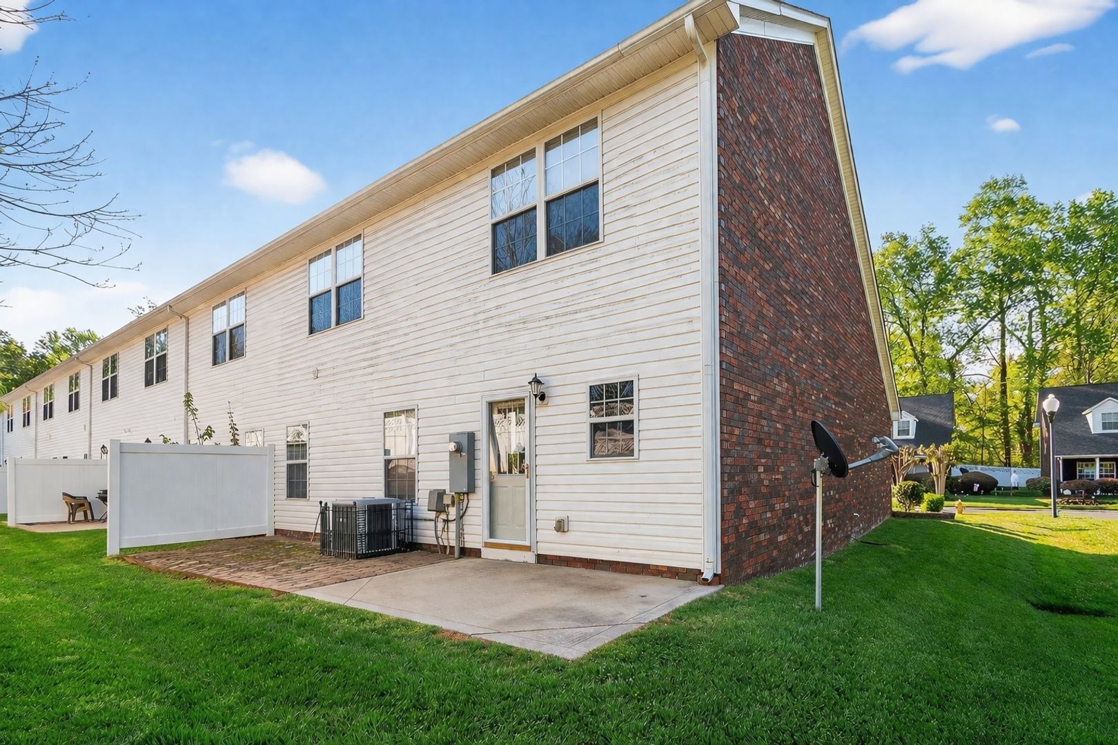 Building Photo - 124 Quality Dr