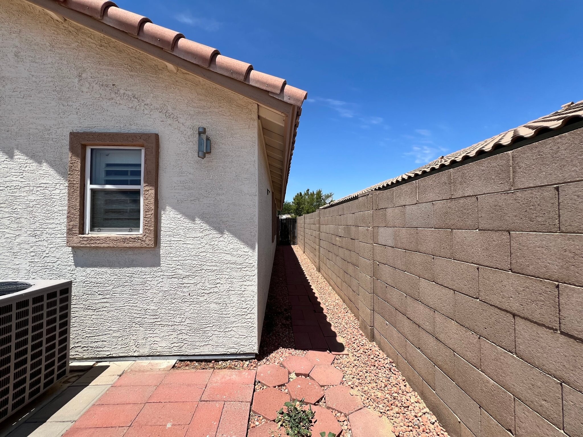 Building Photo - 1541 S 230th Ave