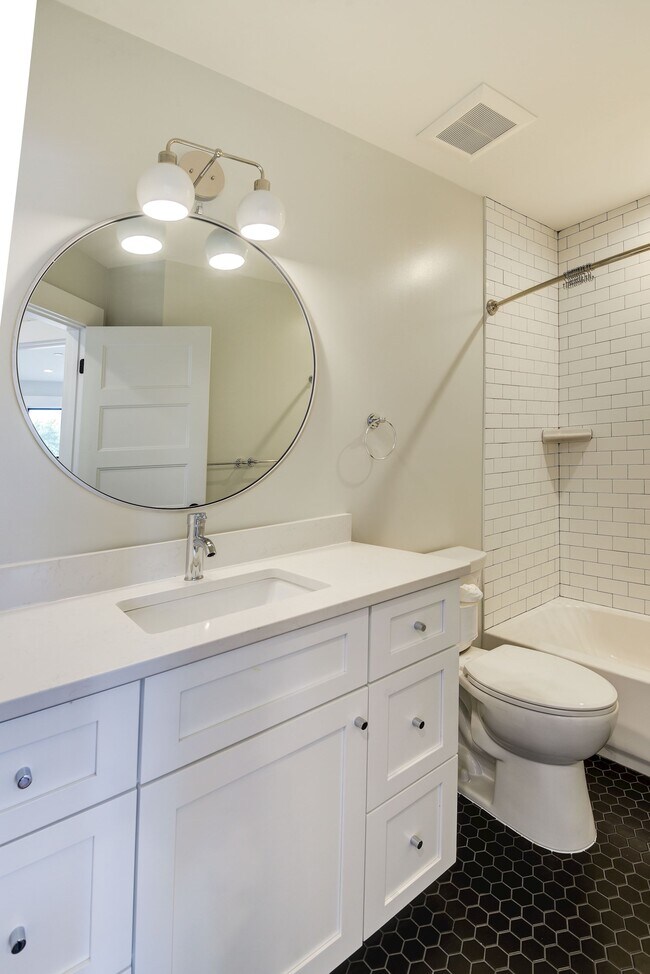 Building Photo - 4107 New Hampshire Ave NW