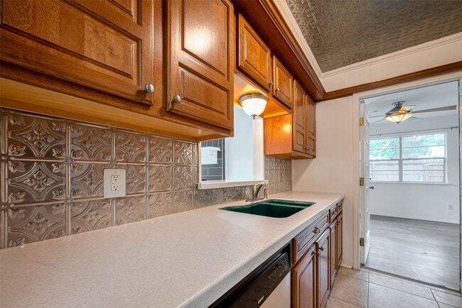 Building Photo - 11926 Osage Park Dr