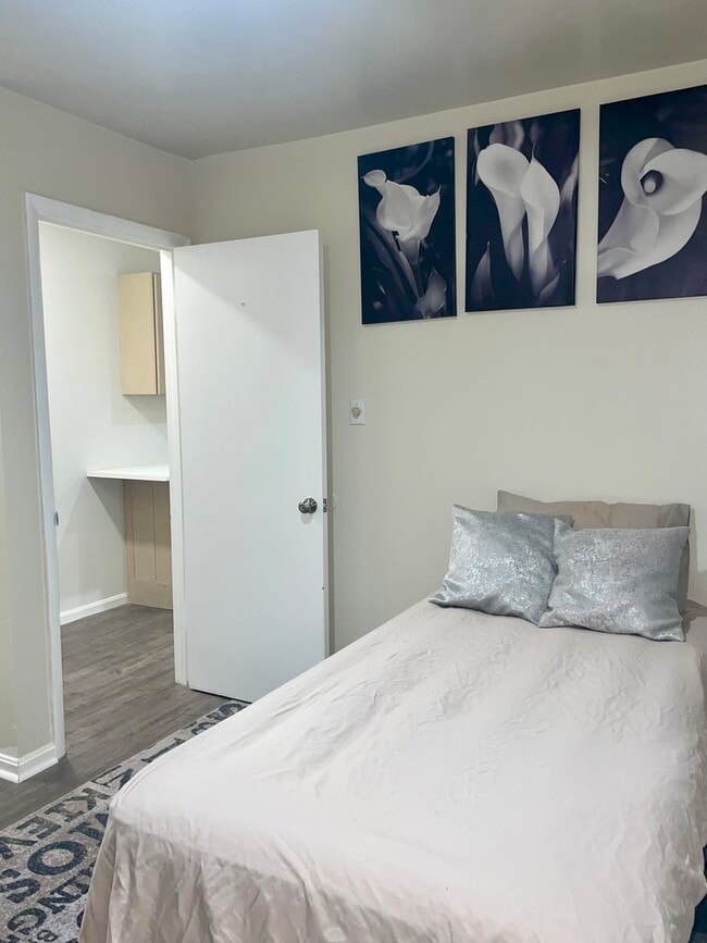 Building Photo - Modern Comfort in Sought-After Gaithersburg