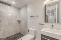 Building Photo - 1518 N 8th St