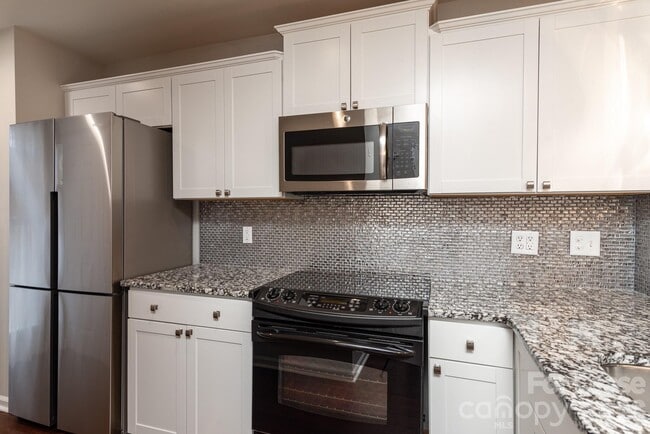 Building Photo - 17522 Tuscany Ln