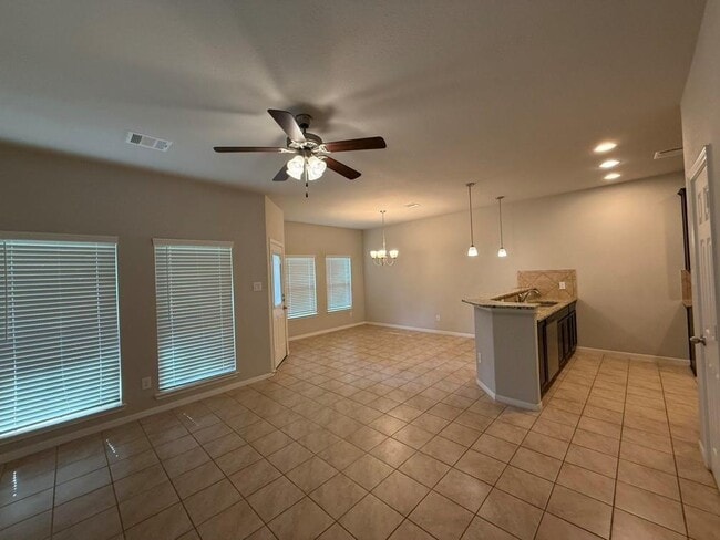 Building Photo - 105 Camelot Pl Ct