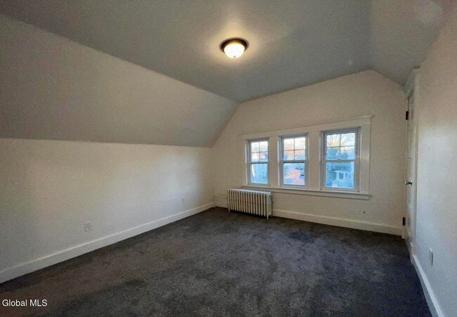 Building Photo - 14 Woodlawn Ave