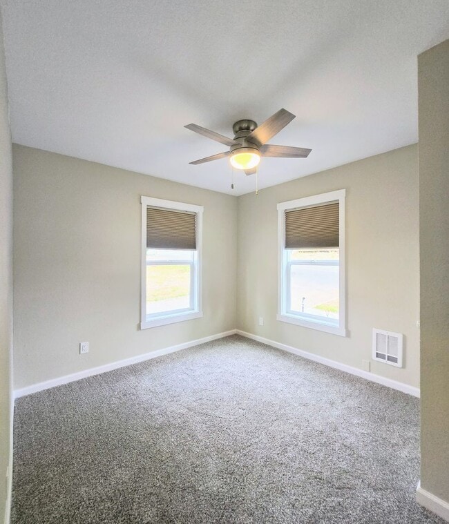 Building Photo - Newly Remodeled 2 Bedroom Home For Rent!