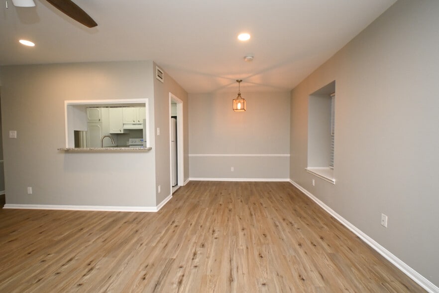 Dining Area 2 - 3730 Fairfield Ave