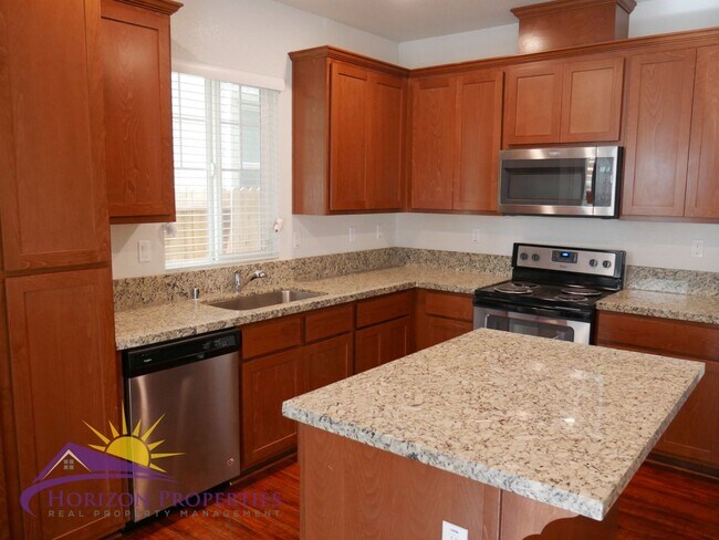 Building Photo - Modern Two-Story 4 Bed 2.5 Bath 1,807 sqft...