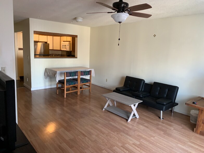 Building Photo - 1360 Hunters Rd