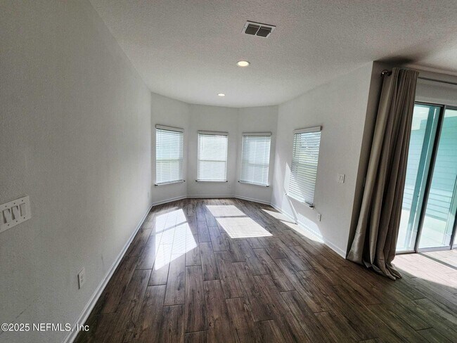 Building Photo - 577 Archstone Wy