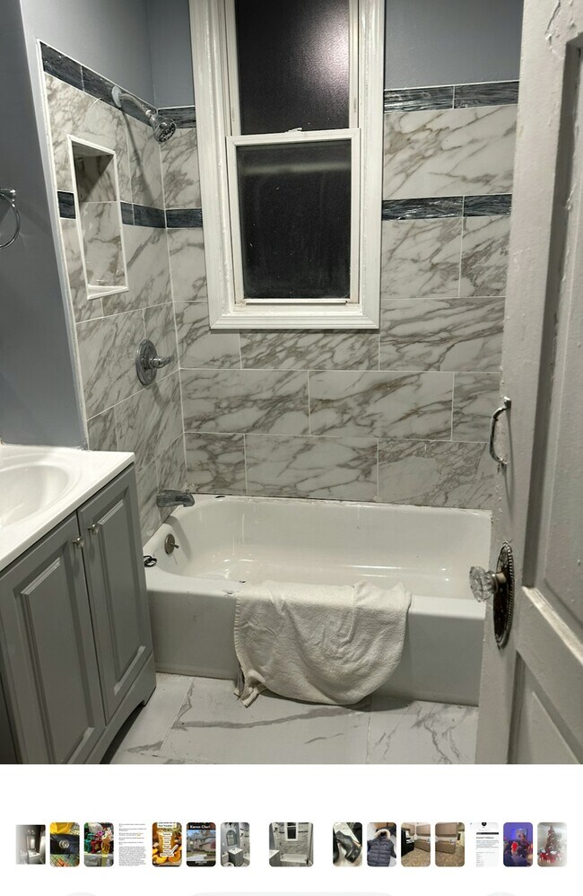 Building Photo - 6219 S Wood St