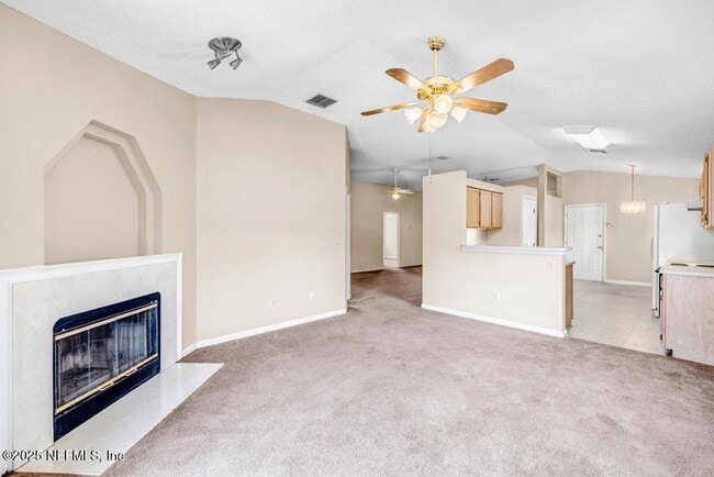 Building Photo - 12895 Bentwater Dr