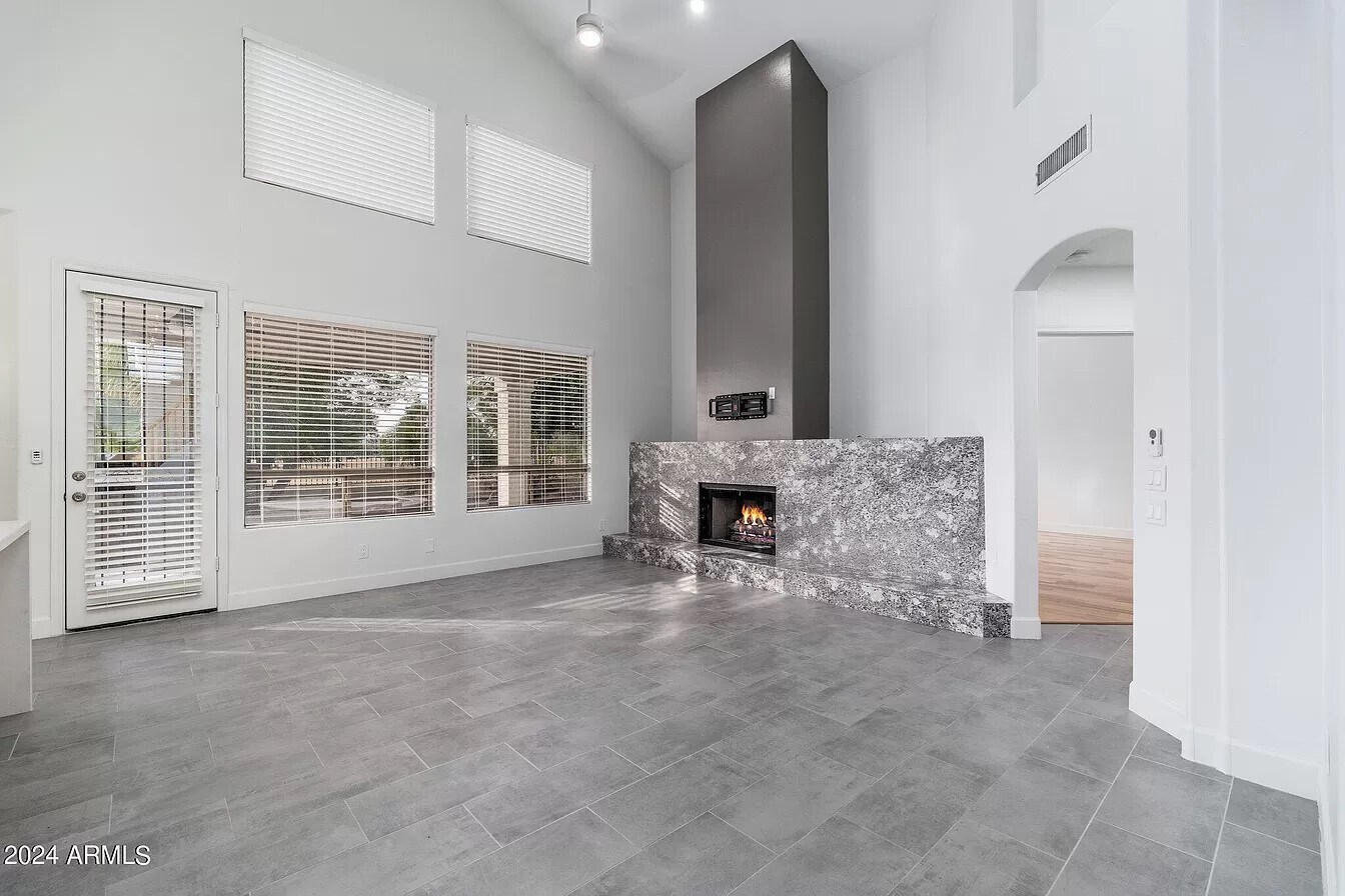 Building Photo - 6739 E Gelding Dr