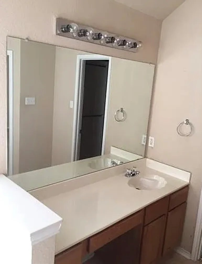 Building Photo - 2525 Persimmon Dr
