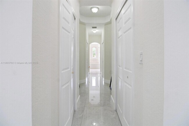 Building Photo - 15445 SW 26th Terrace