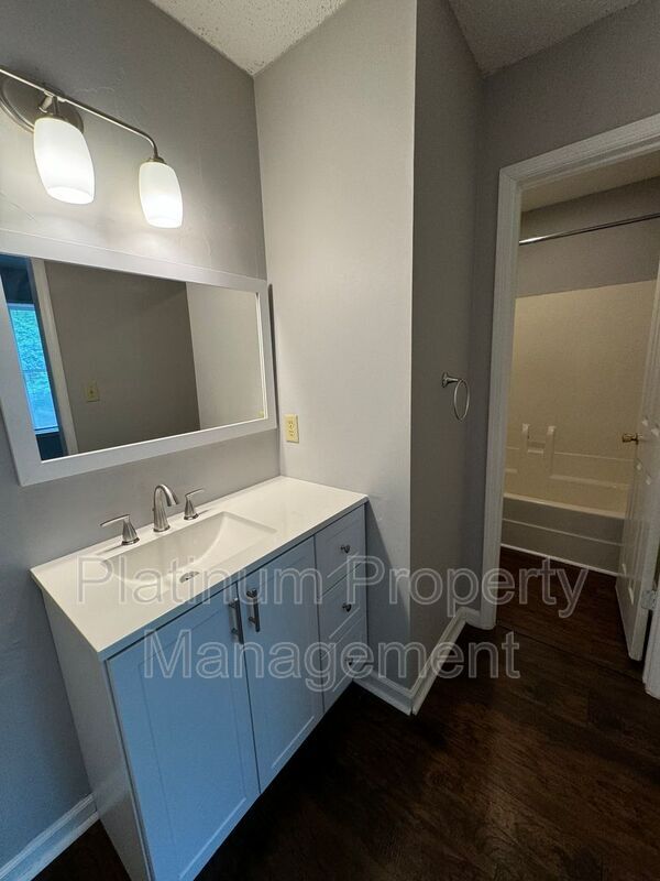 Building Photo - 232 Hembree Park Terrace