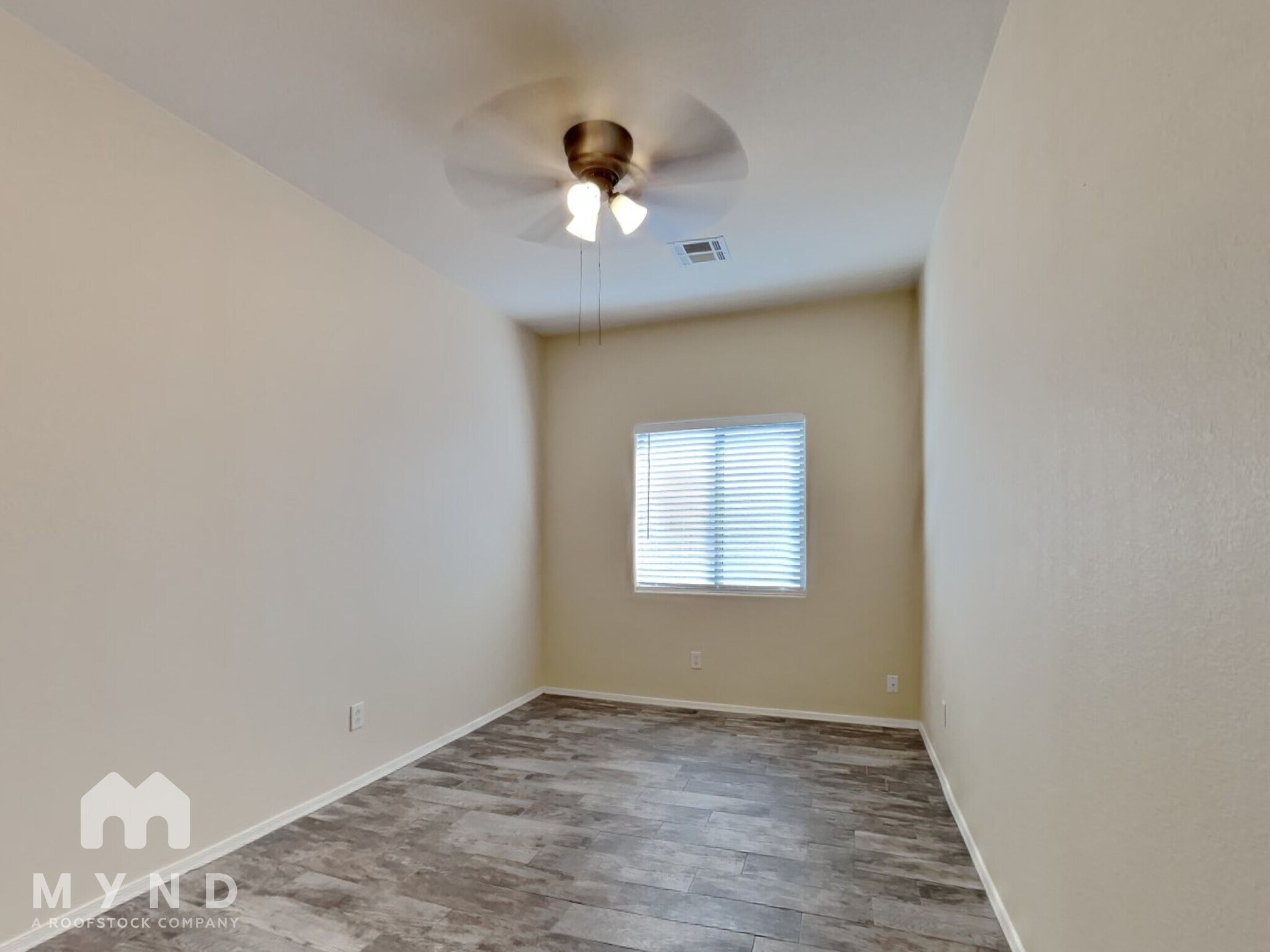 Building Photo - 2632 E Hidalgo Ave