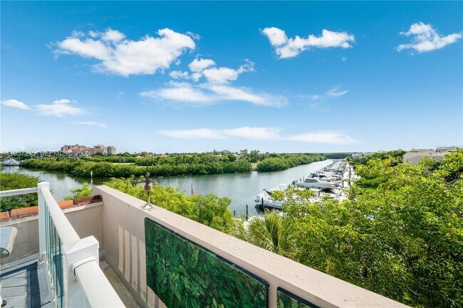 Building Photo - 6100 Paradise Point Dr