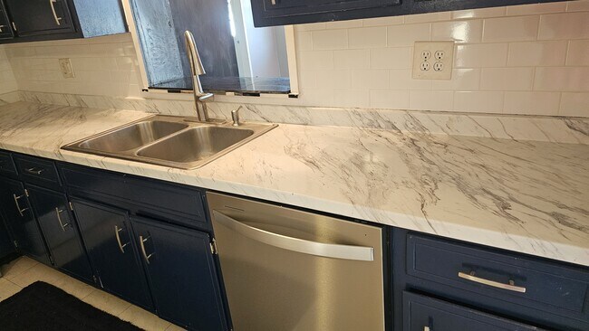 Building Photo - 2620 Moody Ave