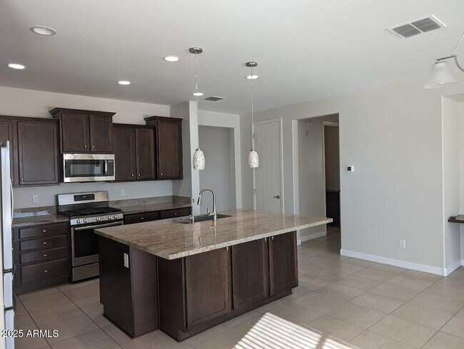 Building Photo - 9799 W Cashman Dr