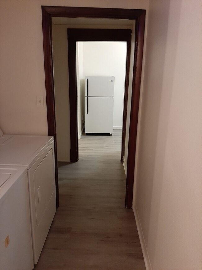 Building Photo - (1614 8th Ave)