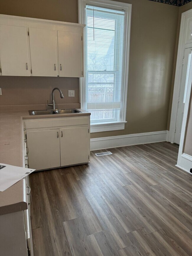 Building Photo - Liberty Duplex