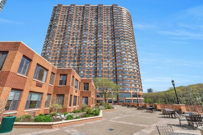 Building Photo - 100 Old Palisade Rd