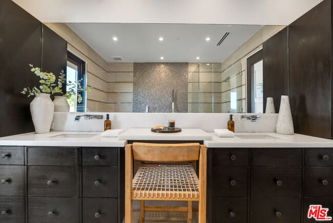 Building Photo - 3116 Elvido Dr