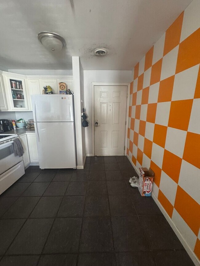 Building Photo - Renaissance II Condominiums: #1634 Availab...