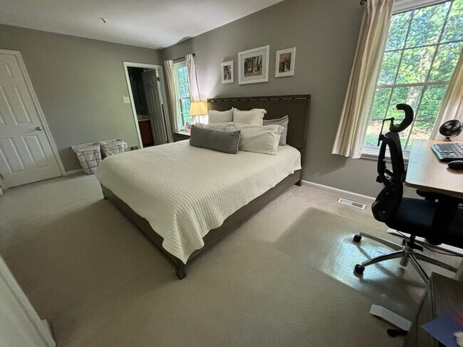 Building Photo - 1461 Conifer Dr