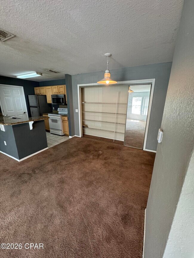 Building Photo - 303 Lighthouse Rd