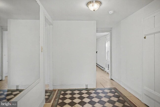 Building Photo - 739 Sergeantsville Rd