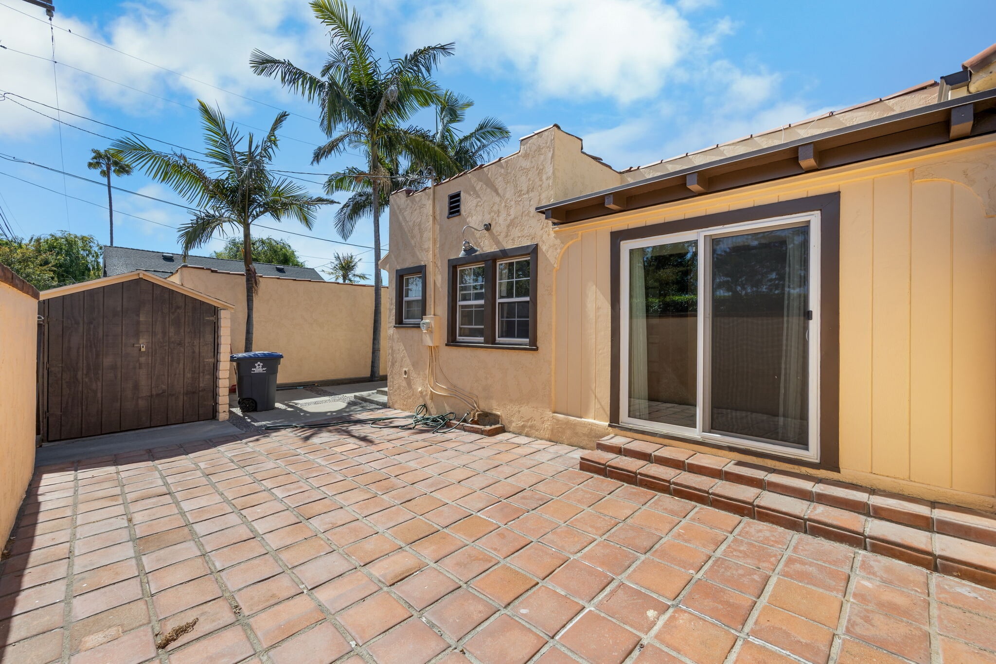 Building Photo - 301 N Janss St