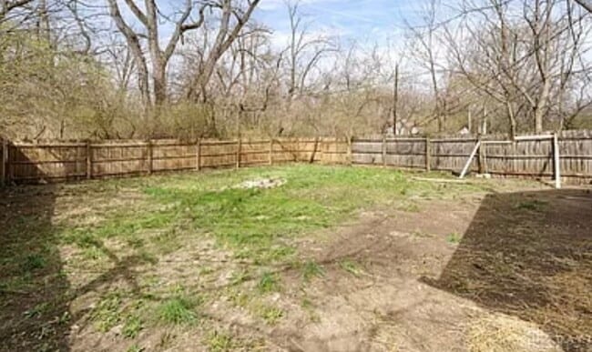 Building Photo - 1621 Linnbrook Dr