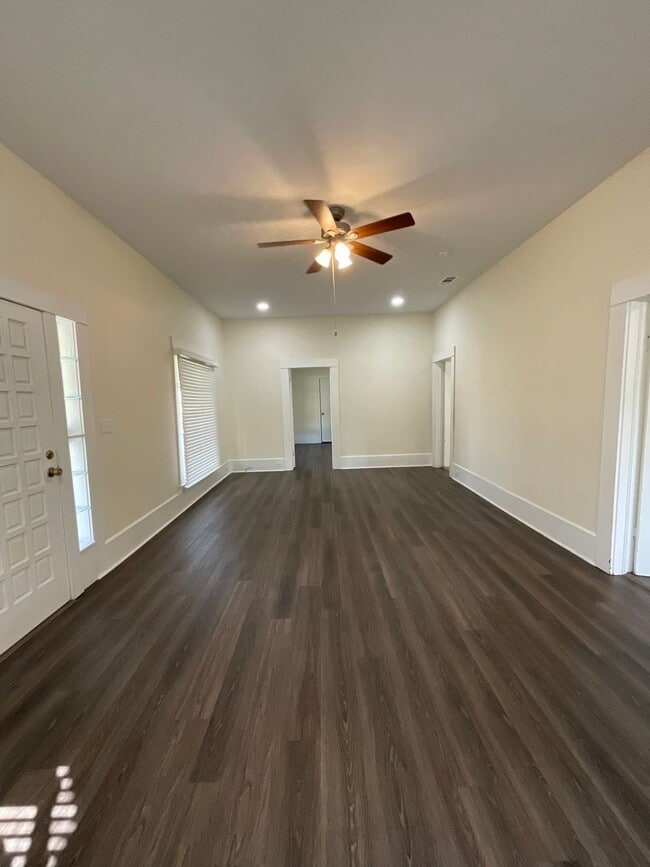 Building Photo - 613 W. First Street