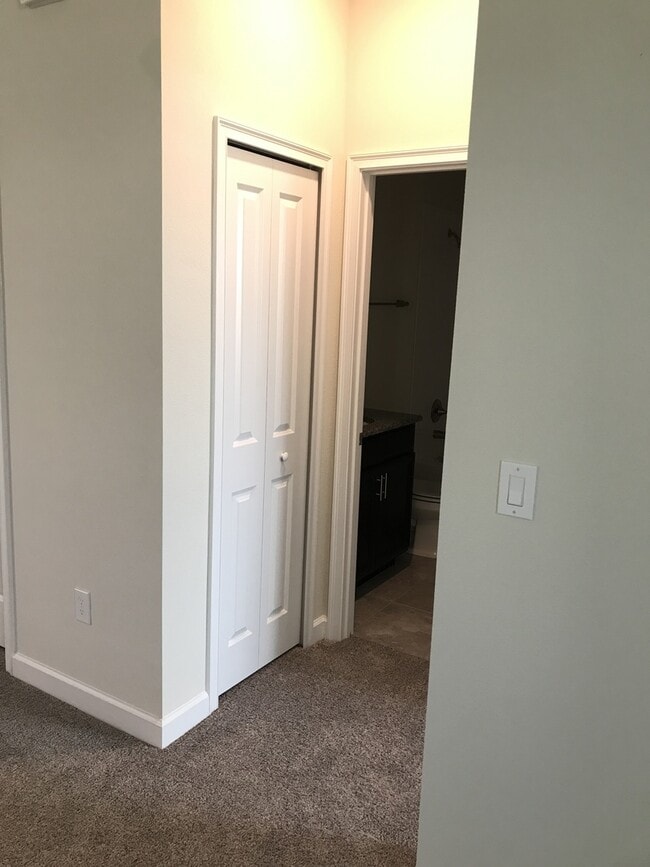 Building Photo - 5/3 Lake Nona/Moss park Home with FREE Lawncare, Internet, Cable and Phone
