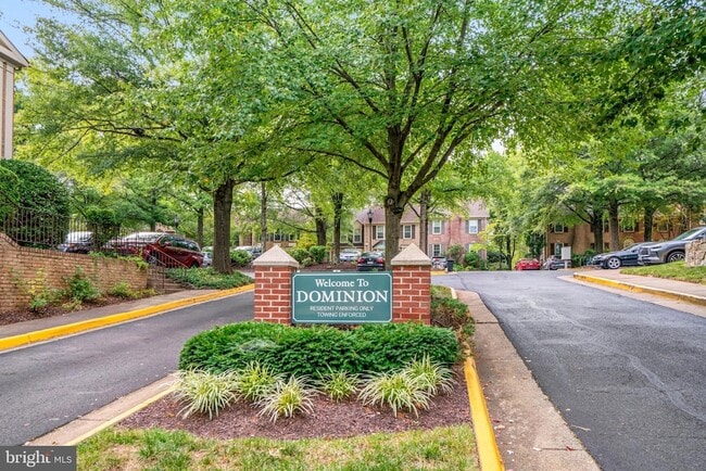 Building Photo - 2131 Kings Mill Ct