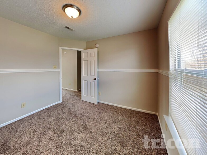 Building Photo - 11818 Buck Creek Cir