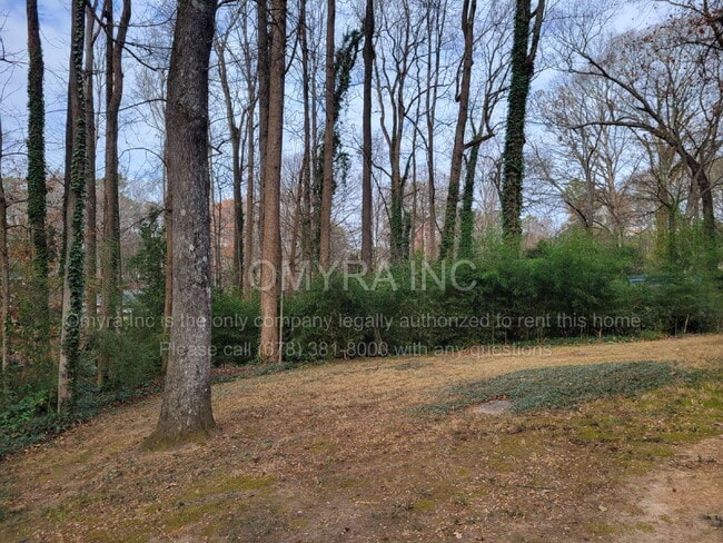 Building Photo - Lovely 4 Bedroom Home in Atlanta!