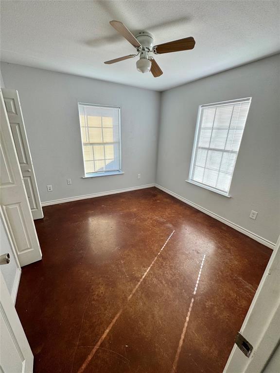 Building Photo - 709 San Saba St