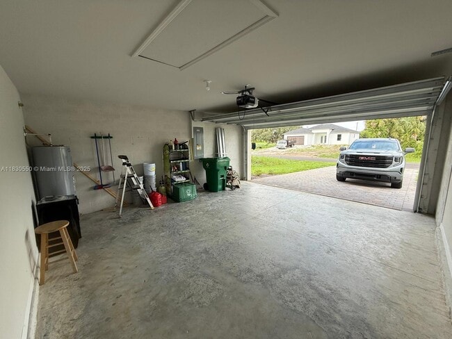 Building Photo - 3051 S Beechwood Cir