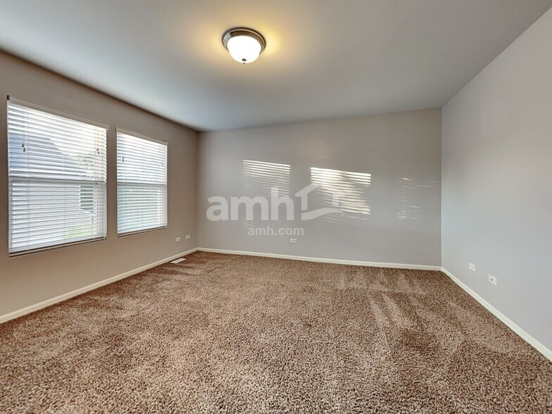 Building Photo - 3609 Old Renwick Trl