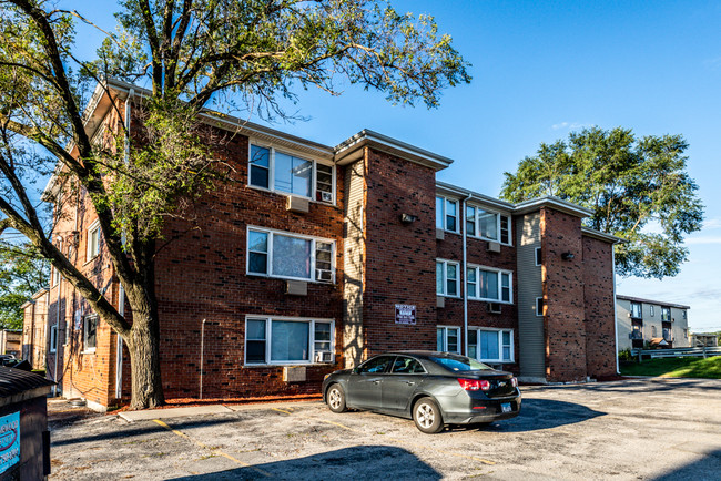 Building Photo - 14031 S School St