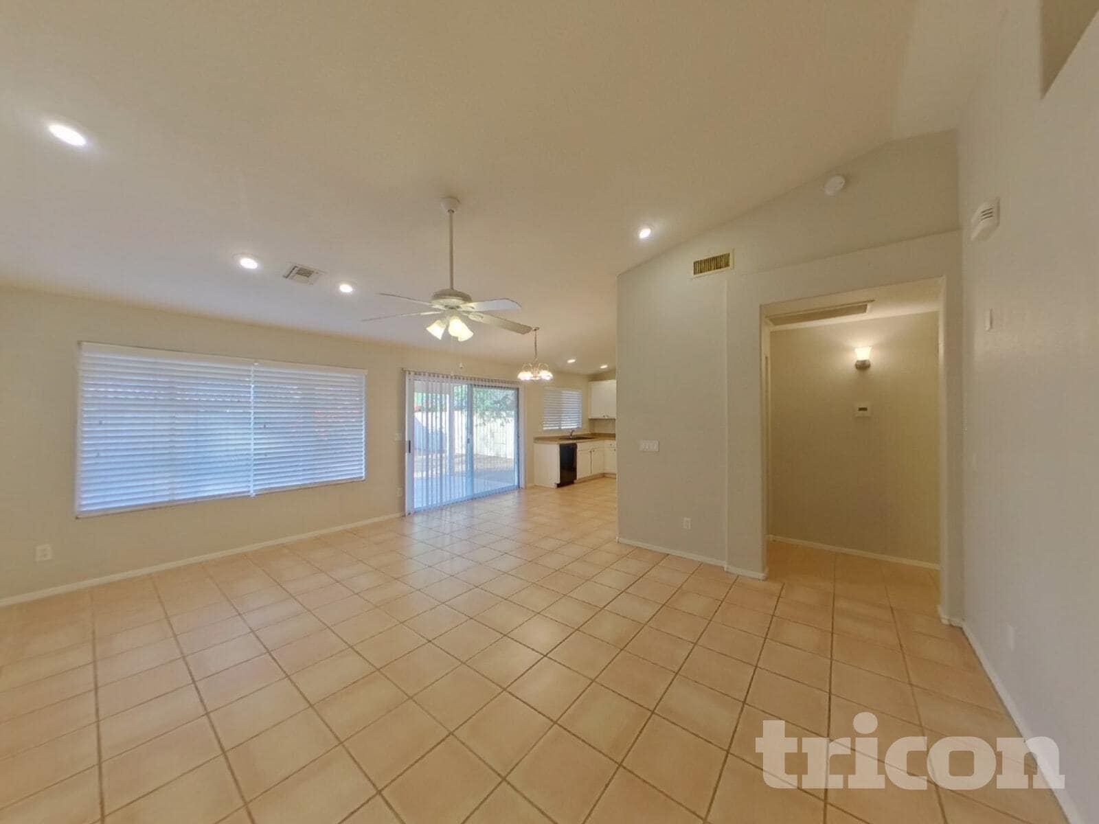 Building Photo - 1411 W Villa Theresa Dr