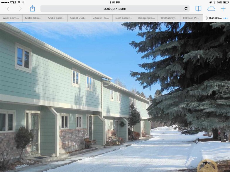 Building Photo - 610 Dell Pl